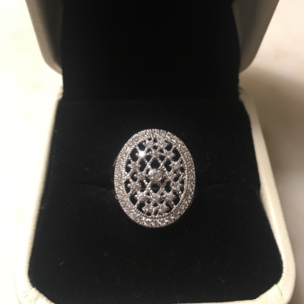Twilight's Bella Swan engagement ring NWoT